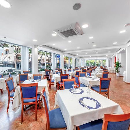 Hotel Zanarini In Centro A 리치오네 외부 사진