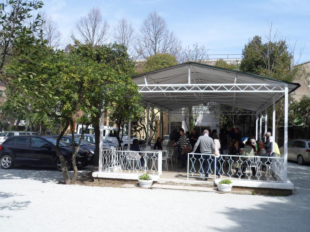 Hotel Zanarini In Centro A 리치오네 외부 사진
